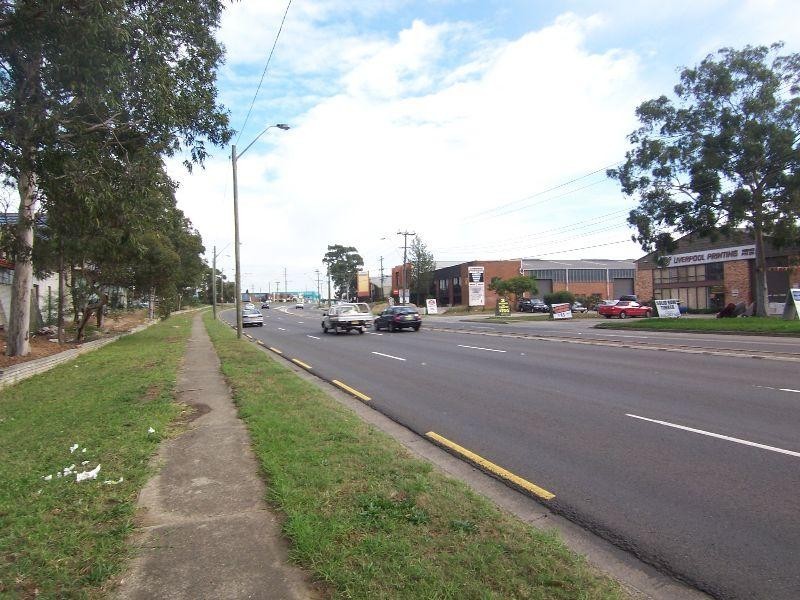 8/3 Kelso Crescent, Moorebank NSW 2170