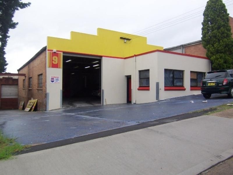 9 Lorraine Street, Peakhurst NSW 2210