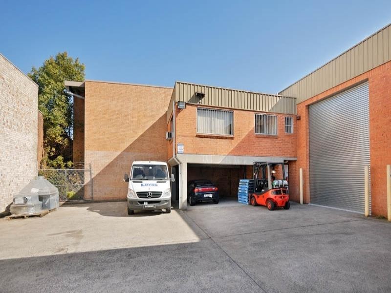 10 Garema Court, Kingsgrove NSW 2208