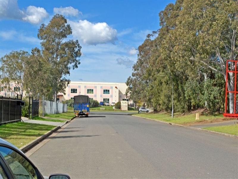 1/6 Montore Road, Minto NSW 2566