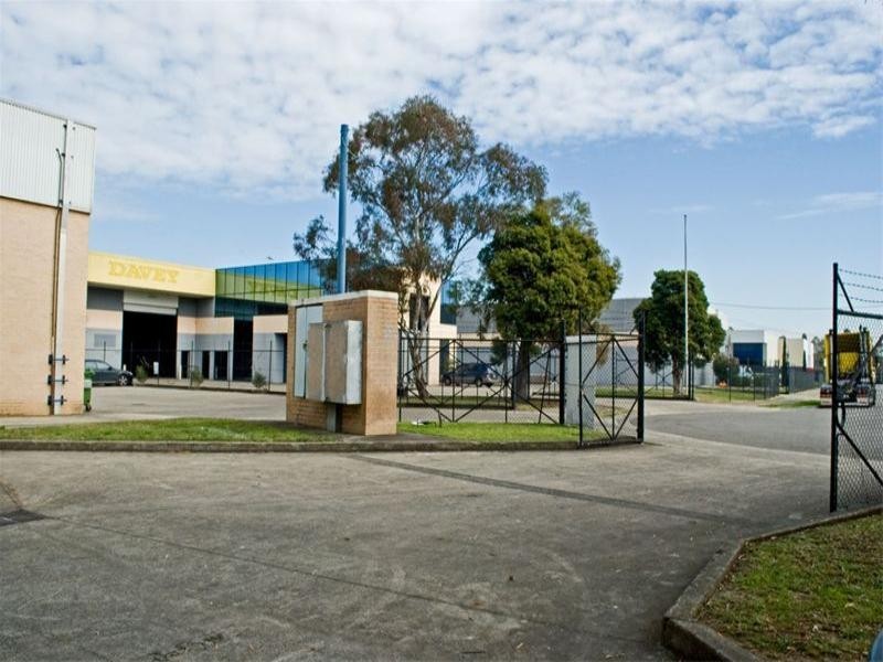 1/15 Deadman Road, Moorebank NSW 2170