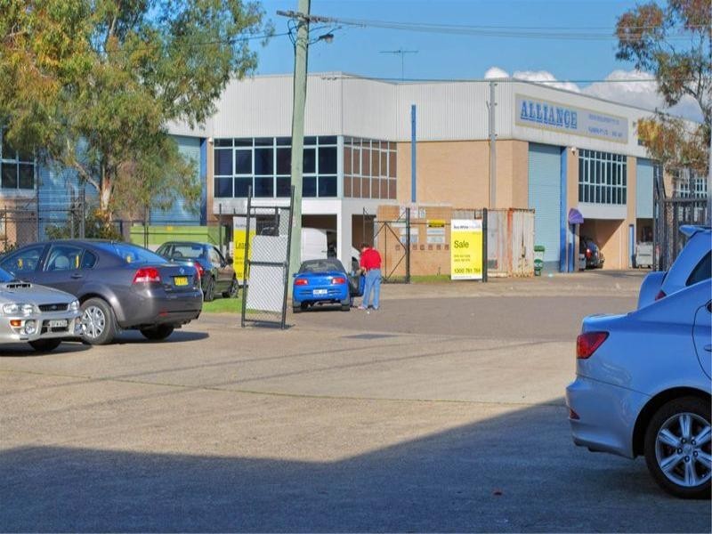 13/8 – 10 Deadman Road, Moorebank NSW 2170