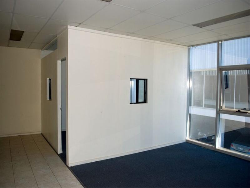 1/5 Kaleski Street, Moorebank NSW 2170