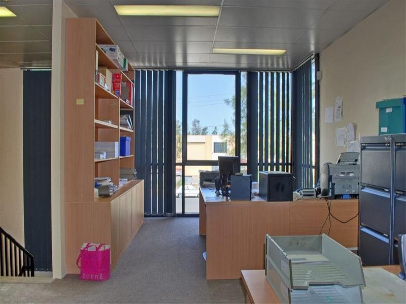 2/26-28 Whyalla Place, Prestons NSW 2170