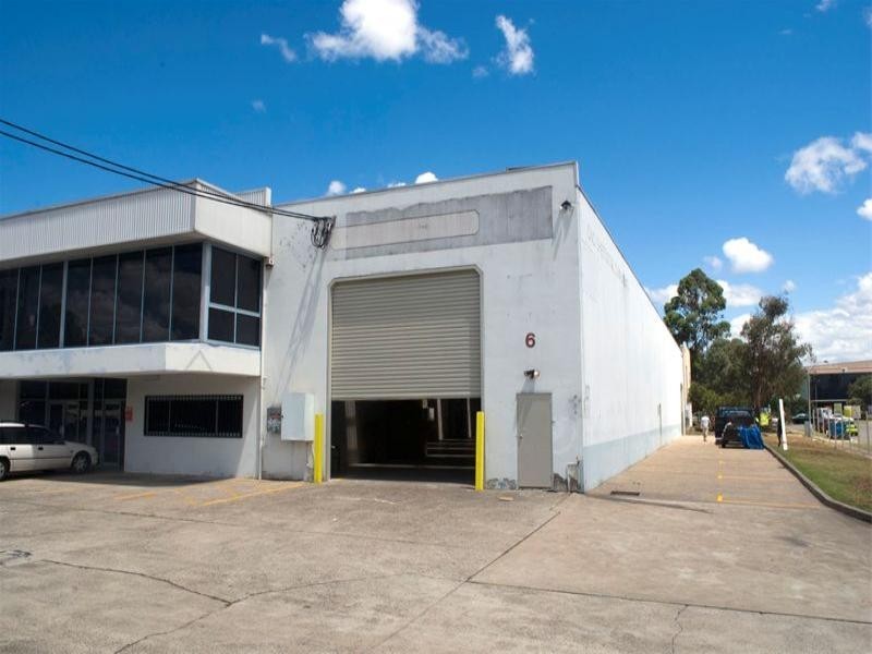 6 Church Road, Moorebank NSW 2170