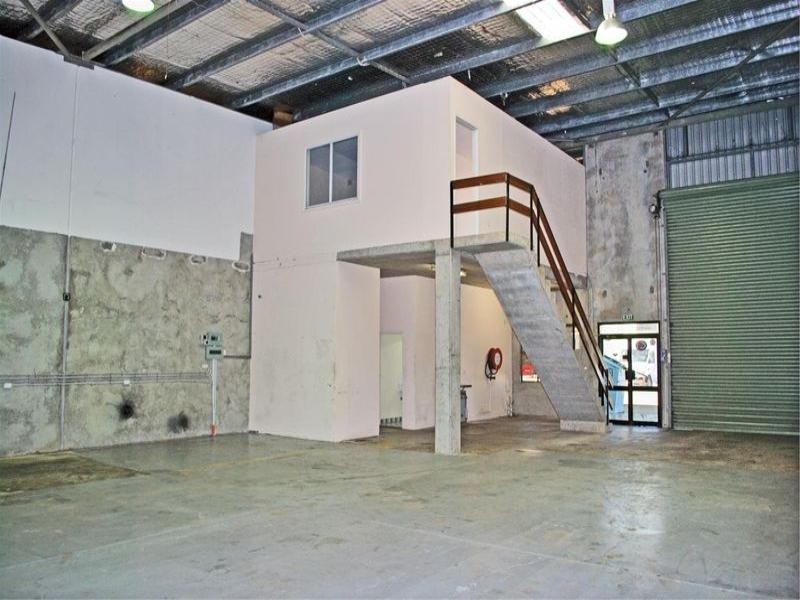 2/8-10 Deadman Road, Moorebank NSW 2170