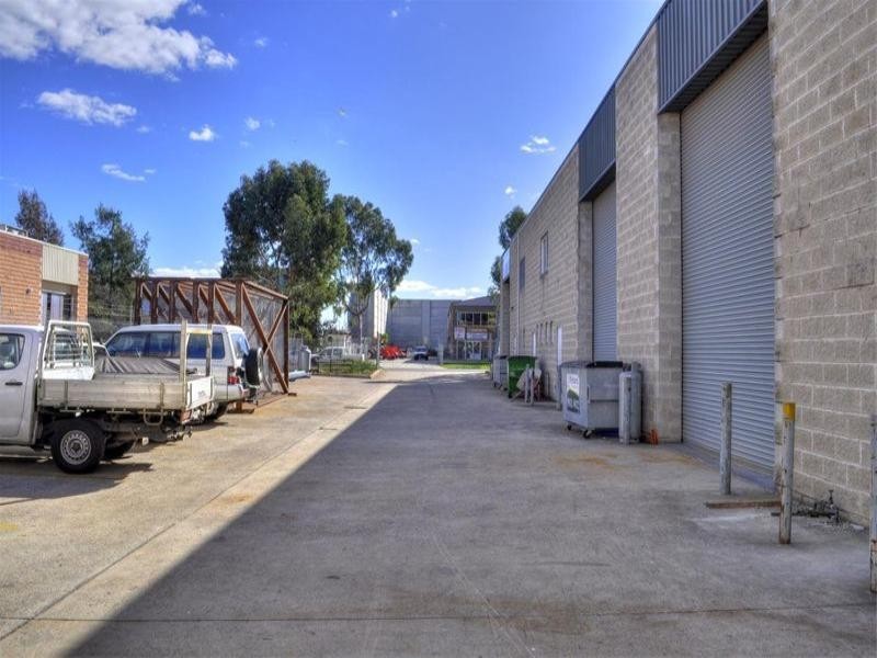 2/10 Saggartfield Road, Minto NSW 2566