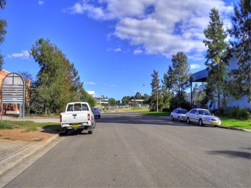 2/10 Saggartfield Road, Minto NSW 2566