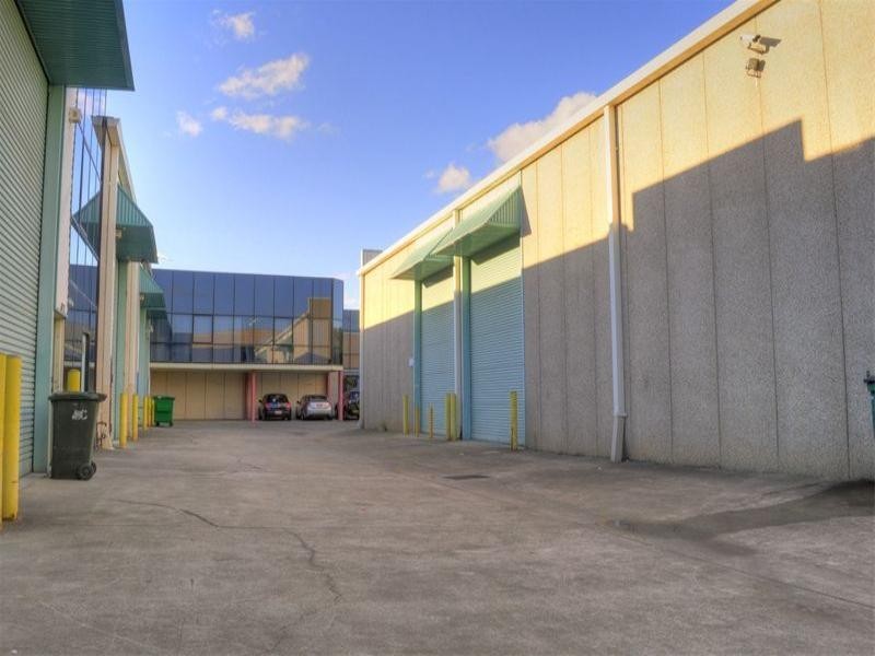 8/3 Kaleski Street, Moorebank NSW 2170