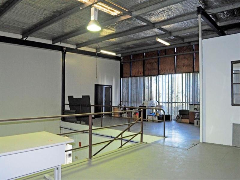 8&9/3 Kaleski Street, Moorebank NSW 2170