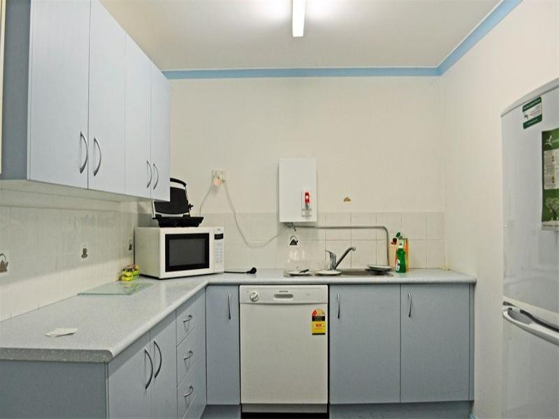 4/10 Saggartfield Road, Minto NSW 2566