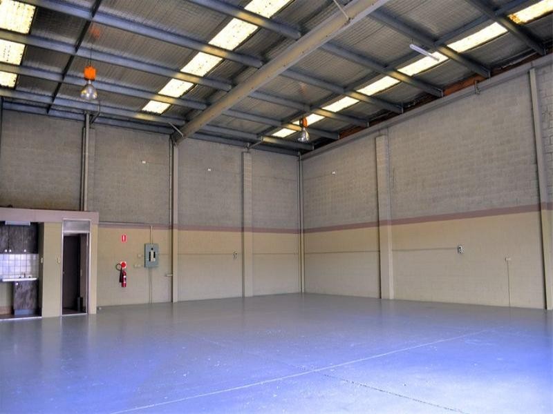 14 York Road, Ingleburn NSW 2565