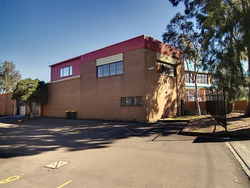 8 & 9/31 Garema Circuit, Kingsgrove NSW 2208