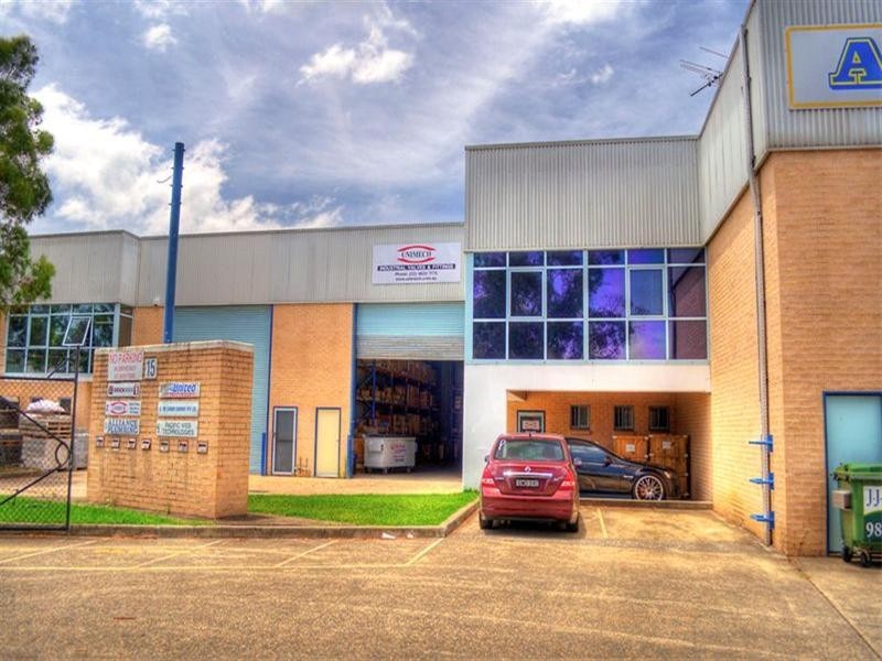 2/15 Deadman Road, Moorebank NSW 2170