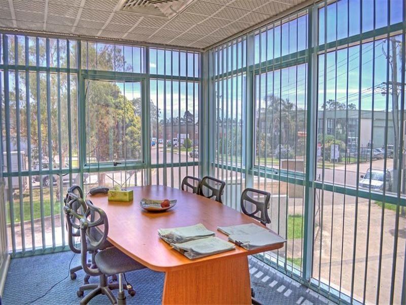 2/15 Deadman Road, Moorebank NSW 2170