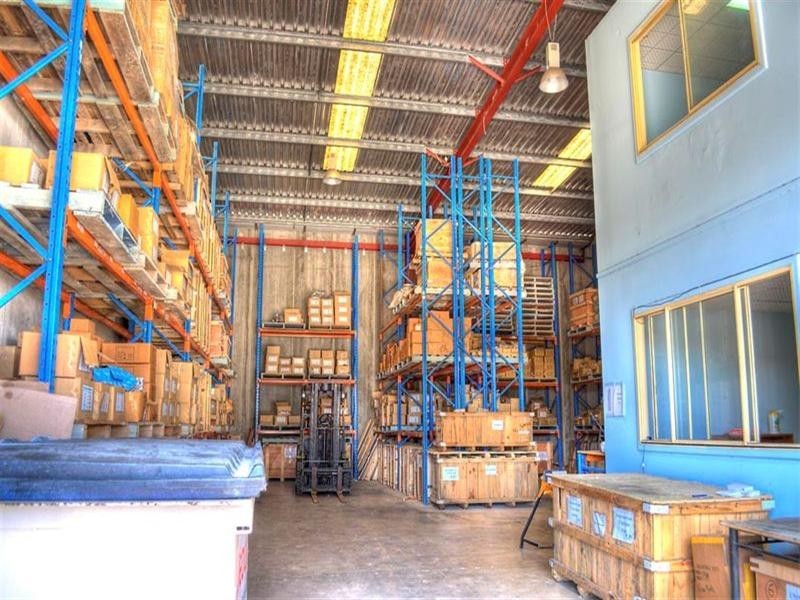 2/15 Deadman Road, Moorebank NSW 2170