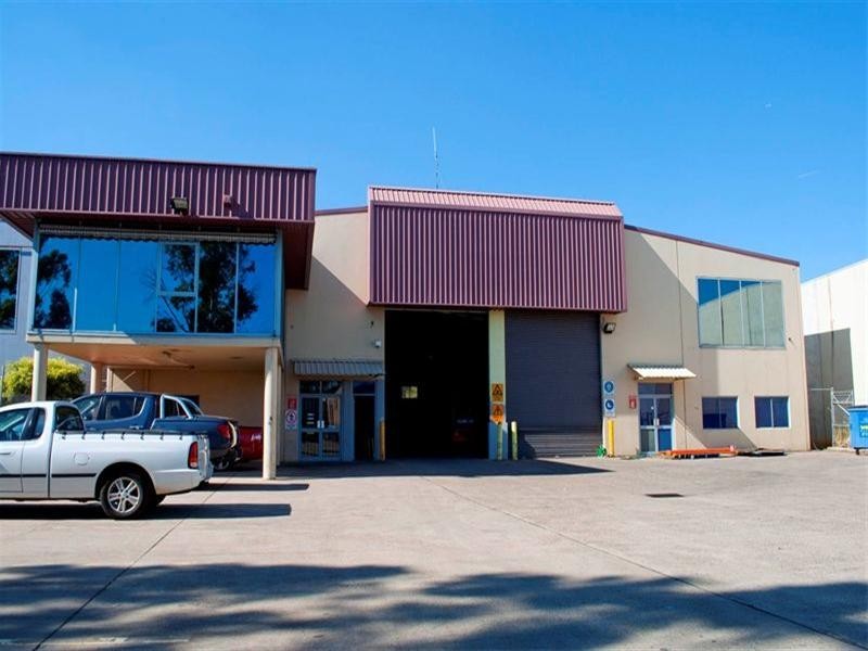 16 Pembury Road, Minto NSW 2566