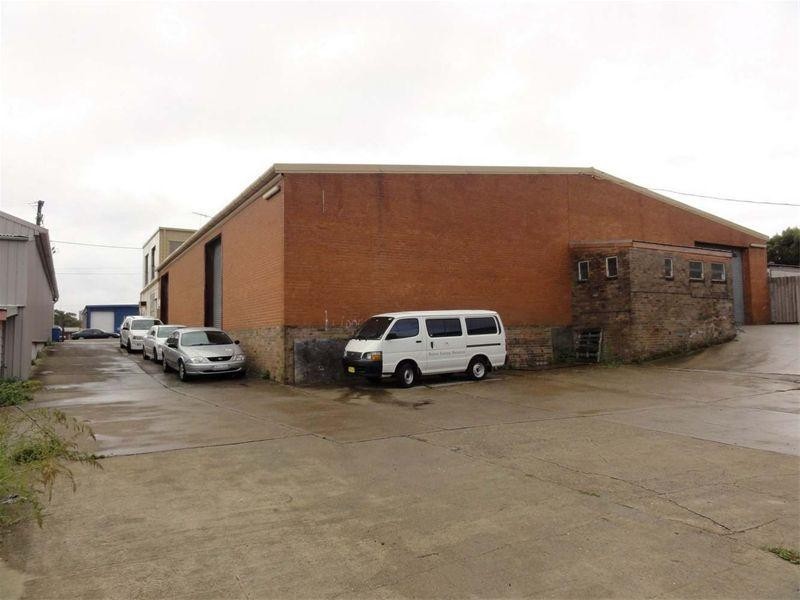 2/66 Planthurst Road, Carlton NSW 2218