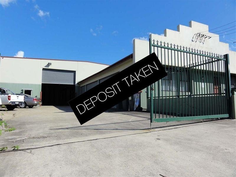 33 Barry Avenue Mortdale /, Peakhurst NSW 2210