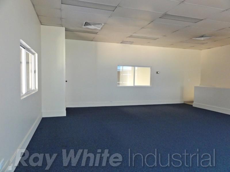 2/6-8 Mitchell Road, Moorebank NSW 2170