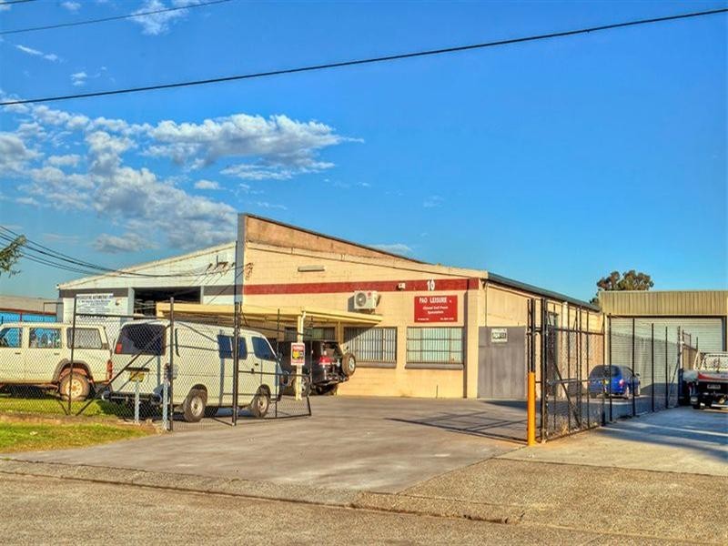 10 Seton Road, Moorebank NSW 2170