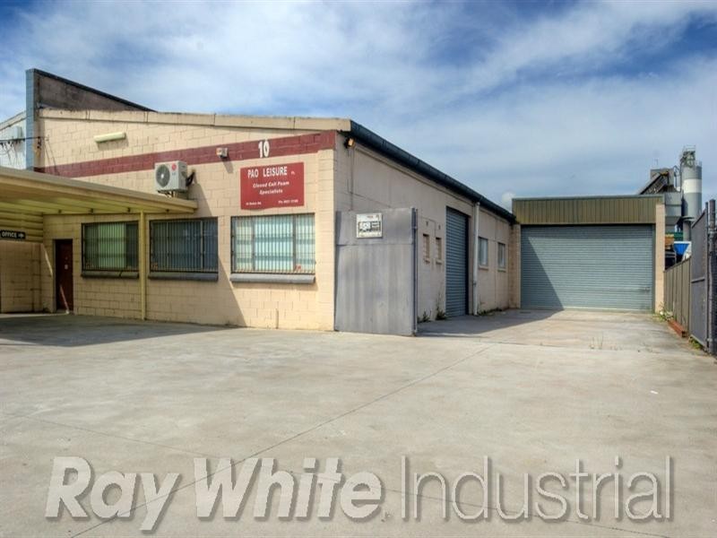 10 Seton Road, Moorebank NSW 2170