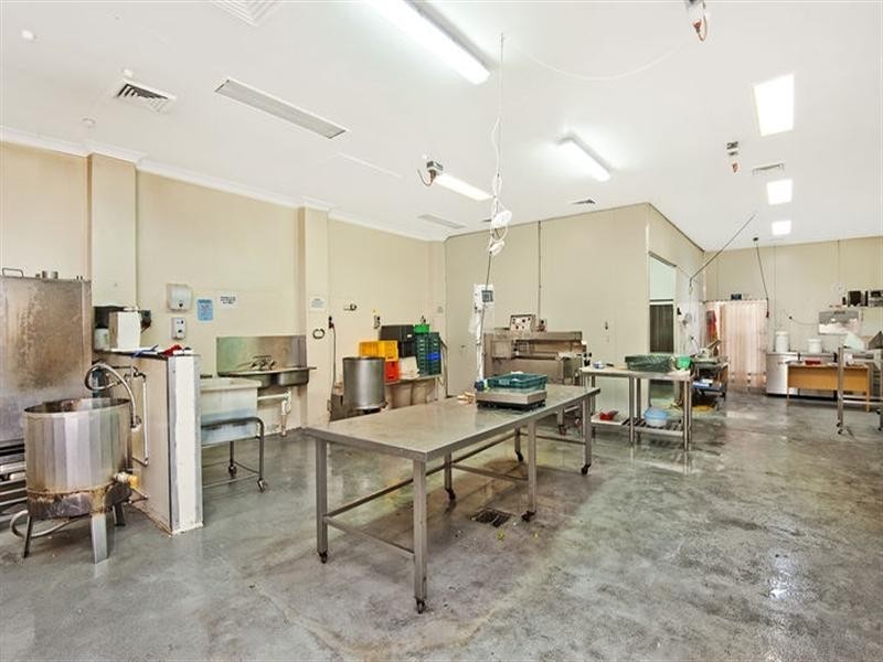 6 Norfolk Road, Greenacre NSW 2190