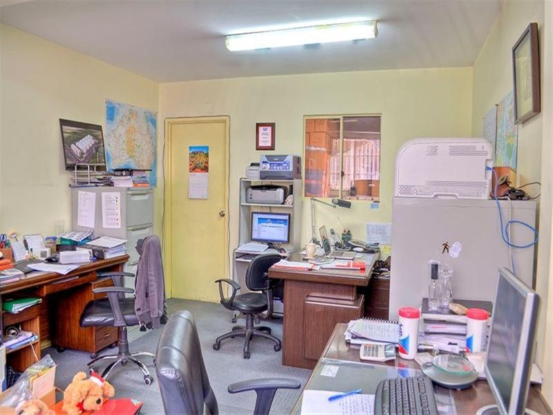 10 Seton Road, Moorebank NSW 2170