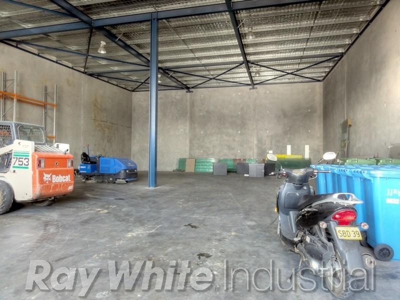 4/5 Viscount Place, Liverpool NSW 2170