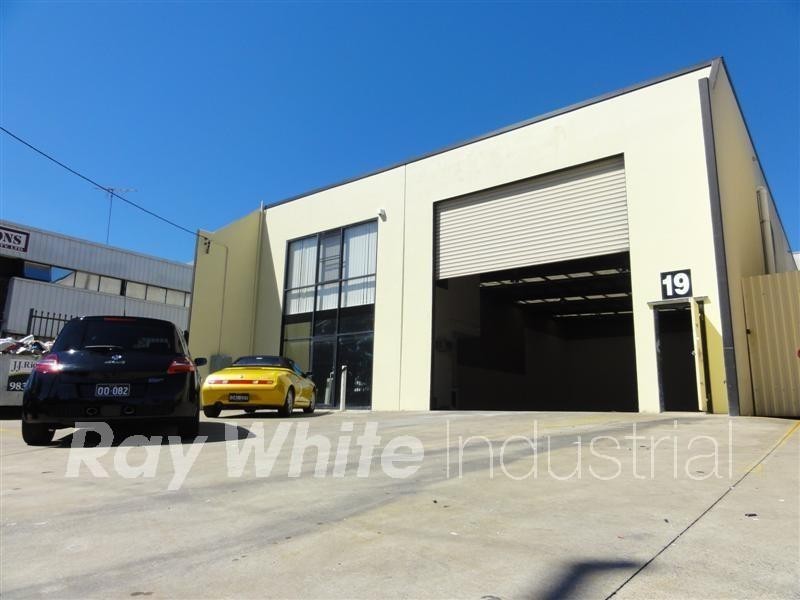 19 Clapham Road, Regents Park NSW 2143