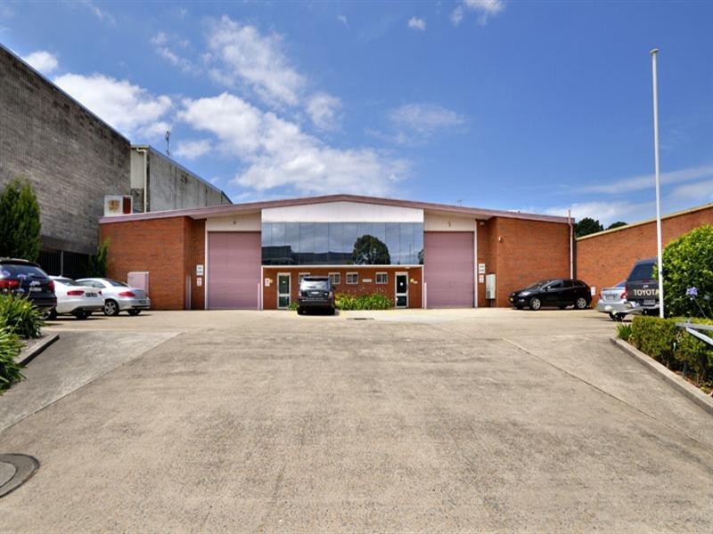 9 Garema Circuit, Kingsgrove NSW 2208