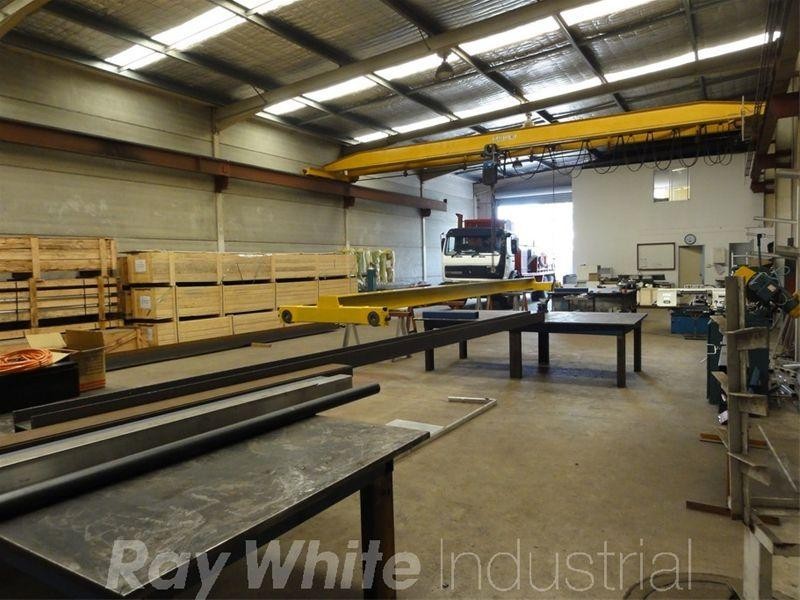 1/4 Pat Devlin Close, Chipping Norton NSW 2170