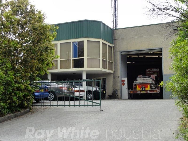 1/4 Pat Devlin Close, Chipping Norton NSW 2170