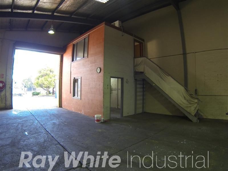 3/36 Seton Road, Moorebank NSW 2170