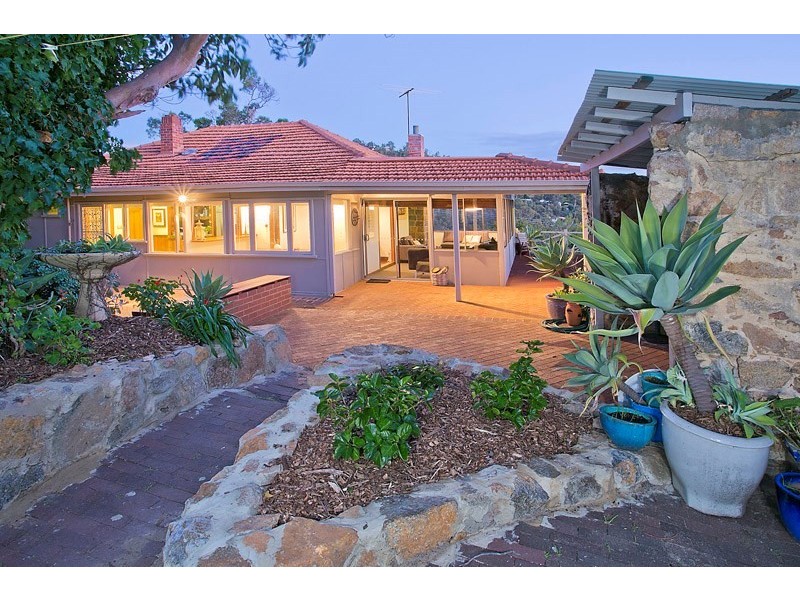 3 Hillside Crescent, Gooseberry Hill WA 6076