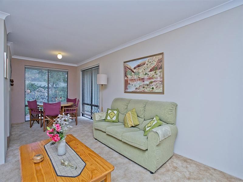 14 Anthony Street, Lesmurdie WA 6076