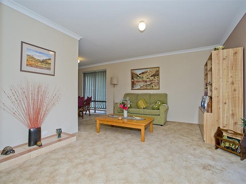 14 Anthony Street, Lesmurdie WA 6076