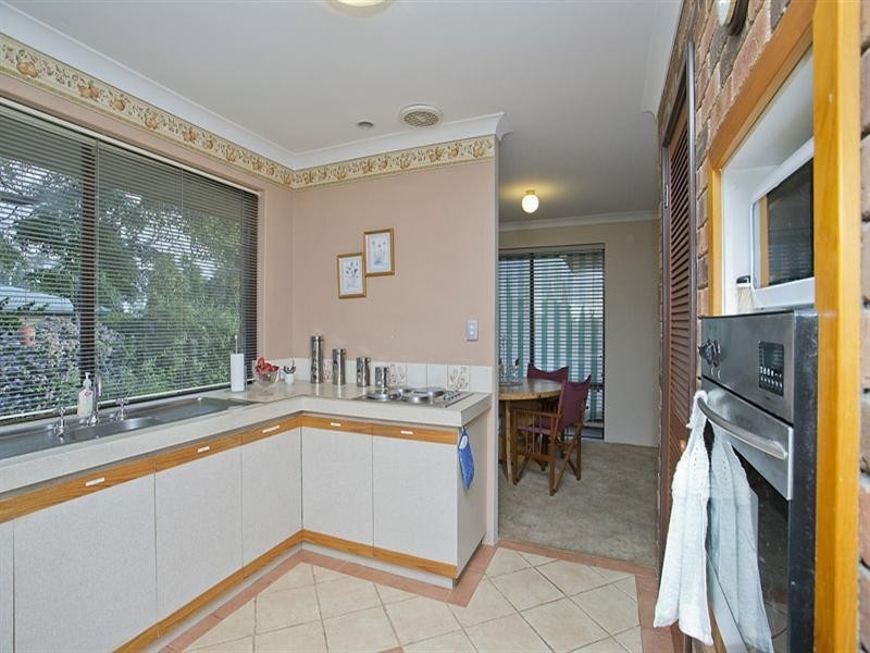 14 Anthony Street, Lesmurdie WA 6076