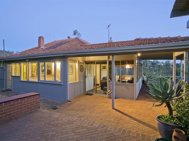 3 Hillside Crescent, Gooseberry Hill WA 6076