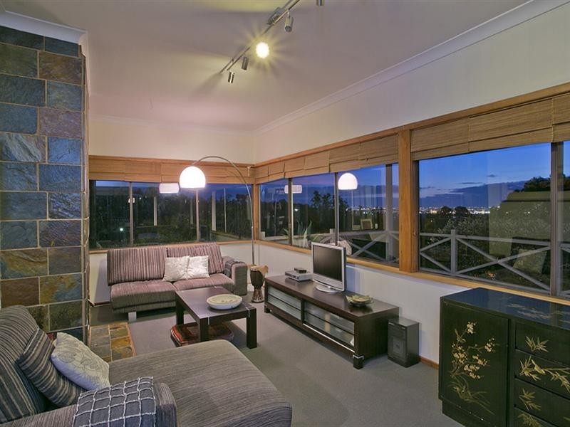 3 Hillside Crescent, Gooseberry Hill WA 6076