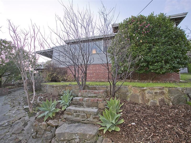 3 Hillside Crescent, Gooseberry Hill WA 6076