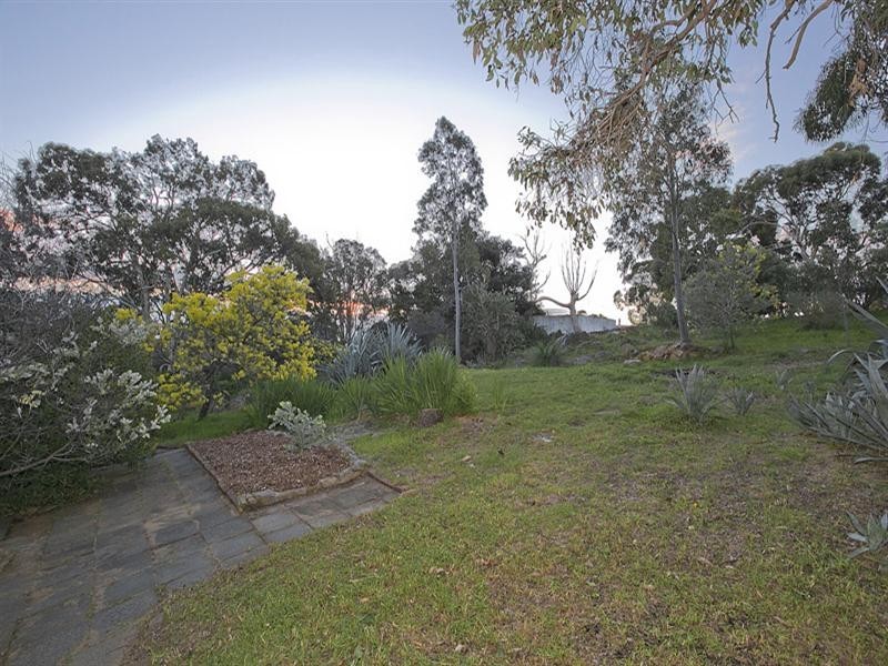 3 Hillside Crescent, Gooseberry Hill WA 6076