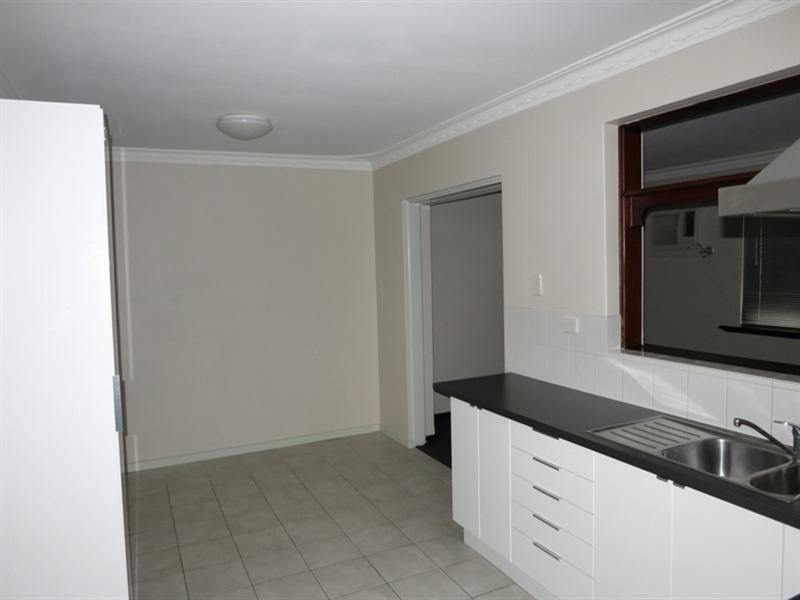 17 Edinburgh Road, Forrestfield WA 6058