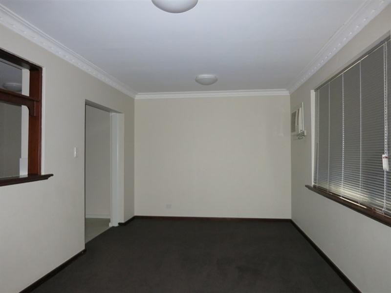 17 Edinburgh Road, Forrestfield WA 6058