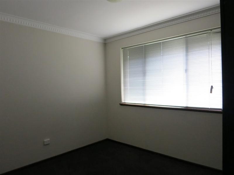 17 Edinburgh Road, Forrestfield WA 6058