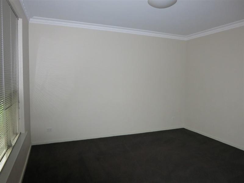 17 Edinburgh Road, Forrestfield WA 6058