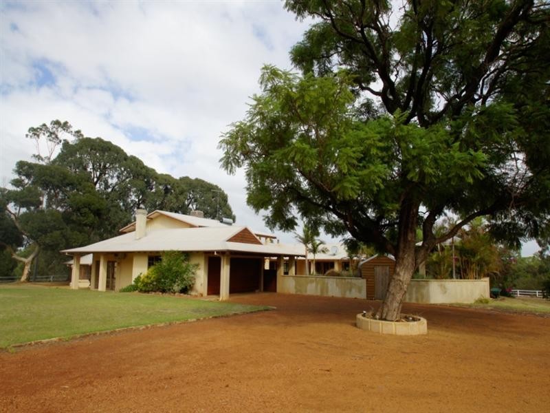 228 Holmes Road, Forrestfield WA 6058