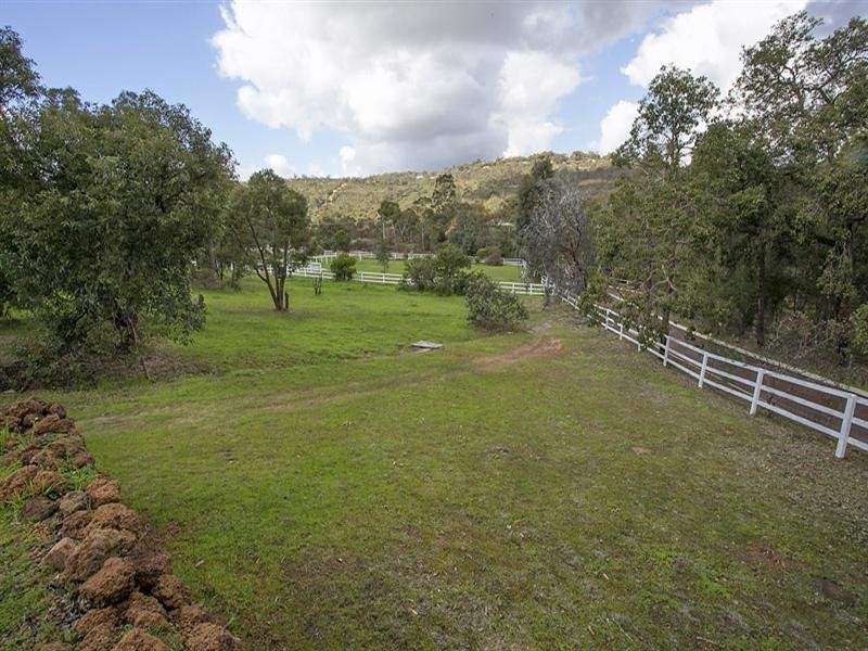 228 Holmes Road, Forrestfield WA 6058