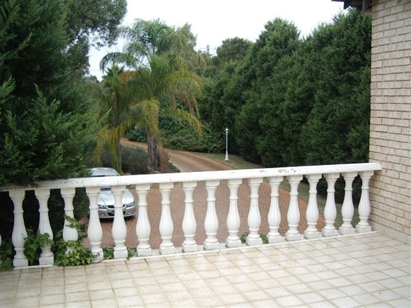 9 Graham Road, Gooseberry Hill WA 6076