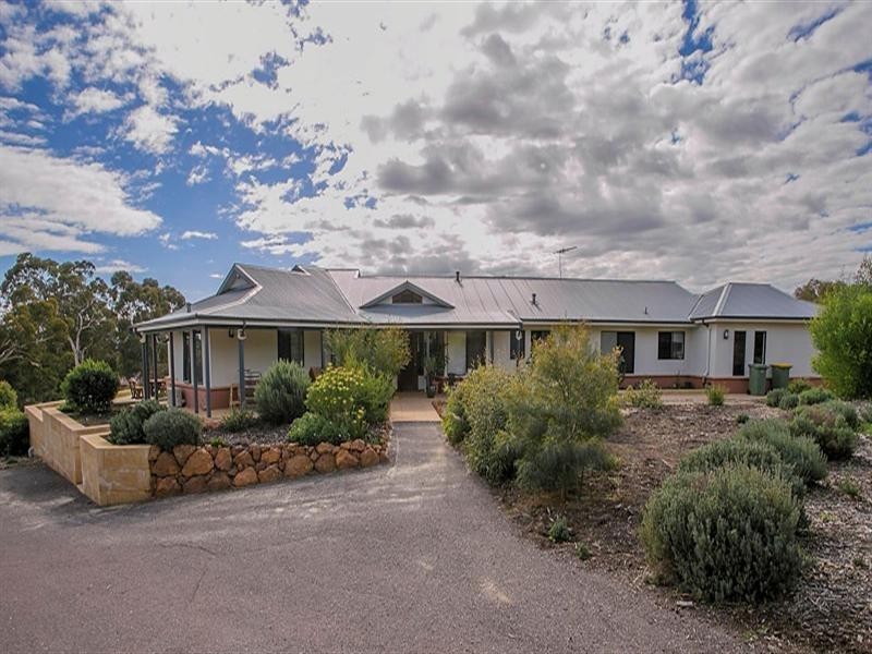 165 Ridge Hill Road, Gooseberry Hill WA 6076